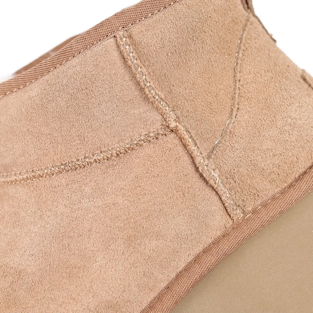 Pick up locally 💰600 Core recommended good price It is a very suitable choice for keeping warm in winter and at home. In the new year, uug has launched a series of styles, which are partial to the preferences of young consumers and have also moved to the forefront of fashion trends. Shoe body material Water-repellent coated suede upper 17mm UGGPURE™ implanted wool insole Lightweight non-slip comfortable rubber outsole With brand LOGO trademark Comes with a full set of packaging Size: 35 36 37 38 39 40